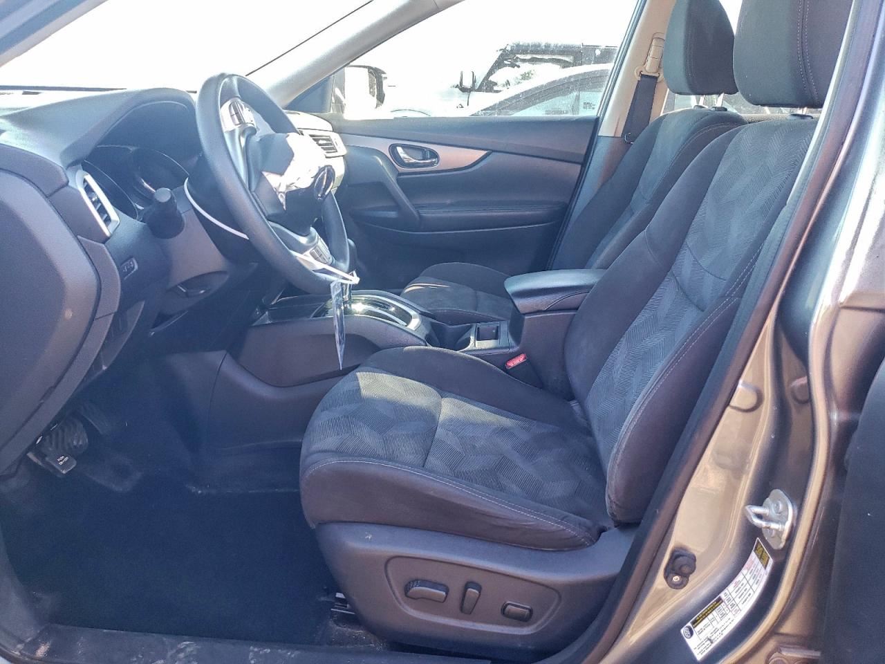 2016 NISSAN ROGUE S photo 13