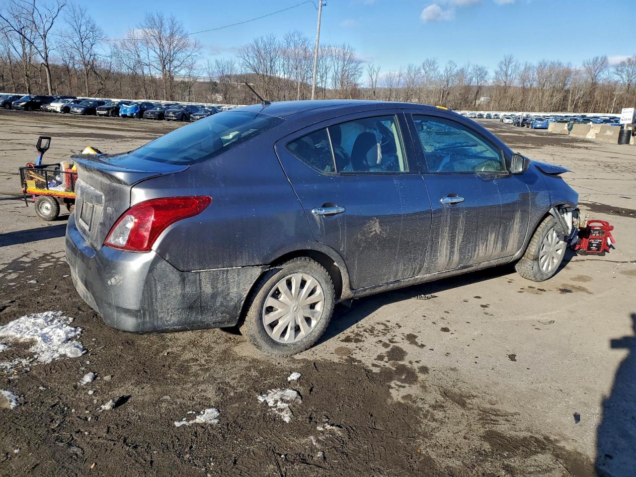 2019 NISSAN VERSA photo 3
