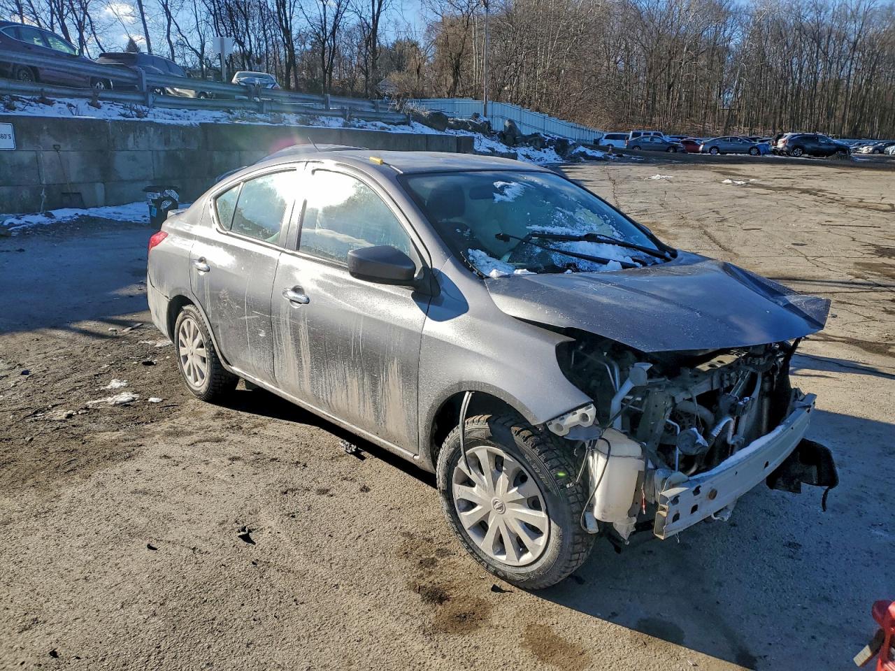 2019 NISSAN VERSA photo 4