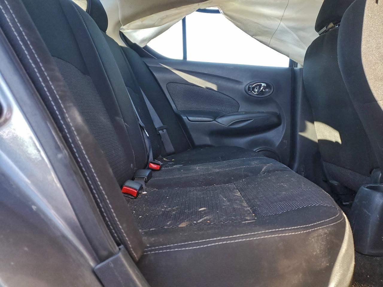 2019 NISSAN VERSA photo 10
