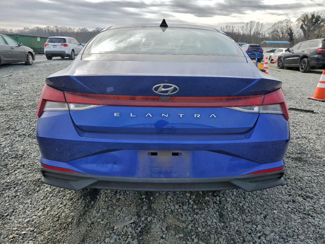 2021 HYUNDAI ELANTRA SE photo 6