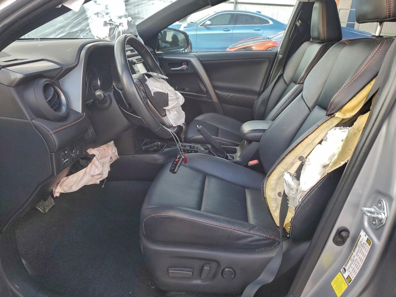 2017 TOYOTA RAV4 SE photo 7