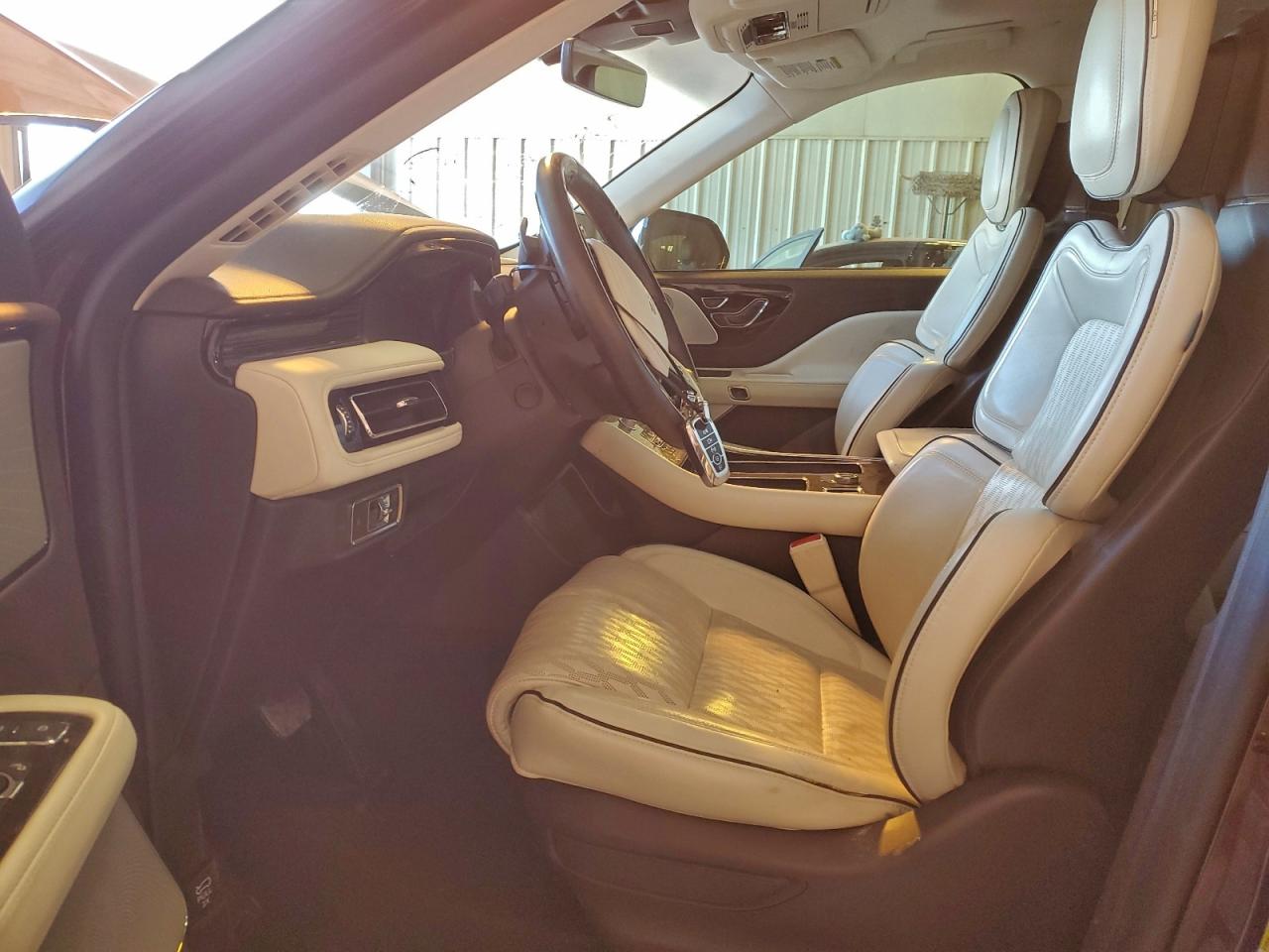 2021 LINCOLN AVIATOR BLACK LABEL photo 7