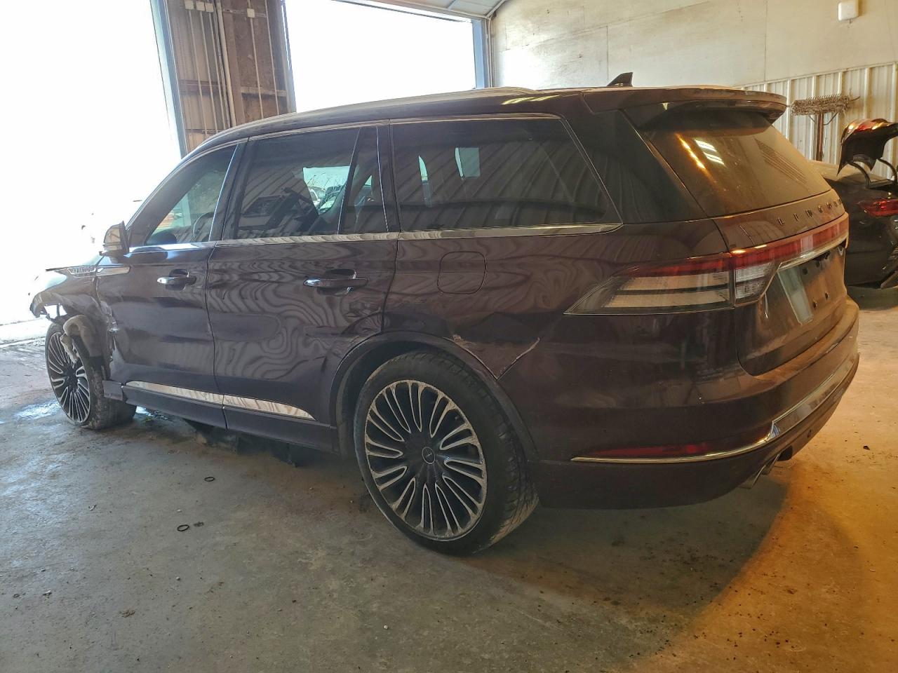 2021 LINCOLN AVIATOR BLACK LABEL photo 2