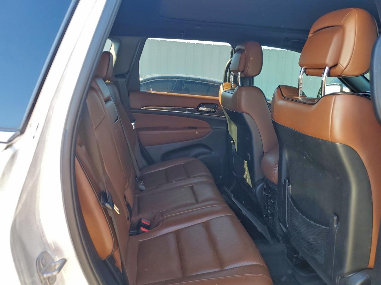 2020 JEEP GRAND CHEROKEE OVERLAND photo 11