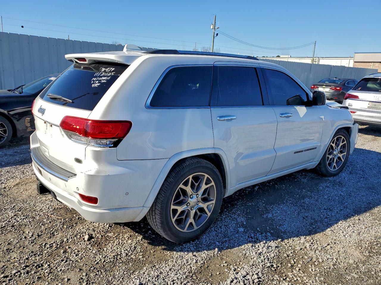 2020 JEEP GRAND CHEROKEE OVERLAND photo 3