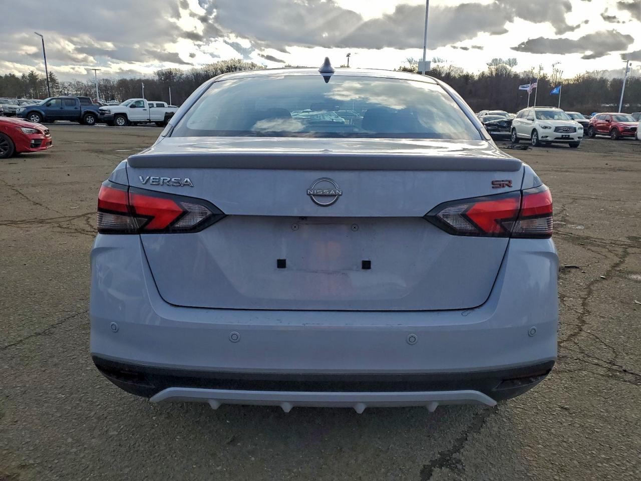 2025 NISSAN VERSA SR photo 6