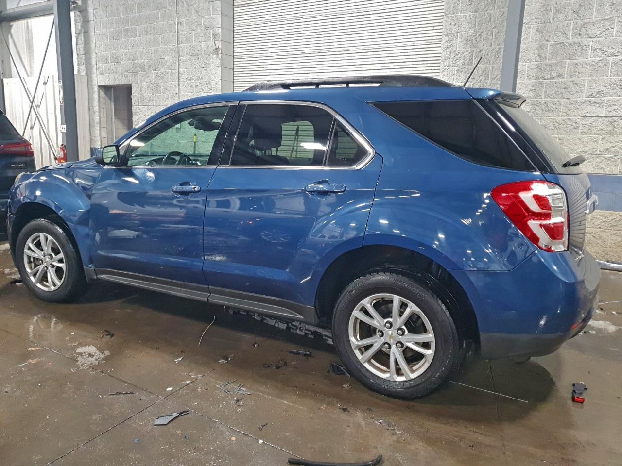 2017 CHEVROLET EQUINOX LT photo 2
