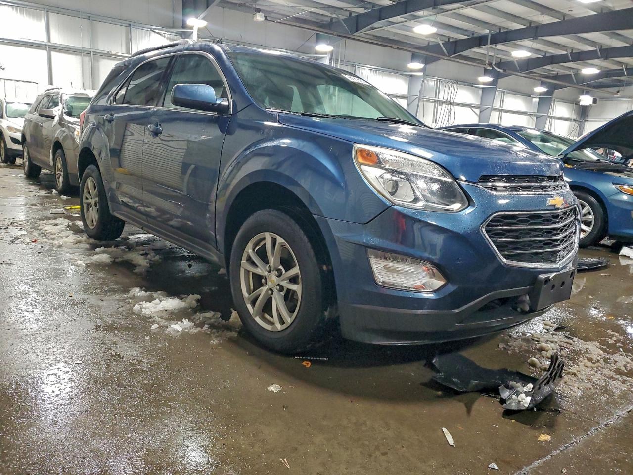 2017 CHEVROLET EQUINOX LT photo 4