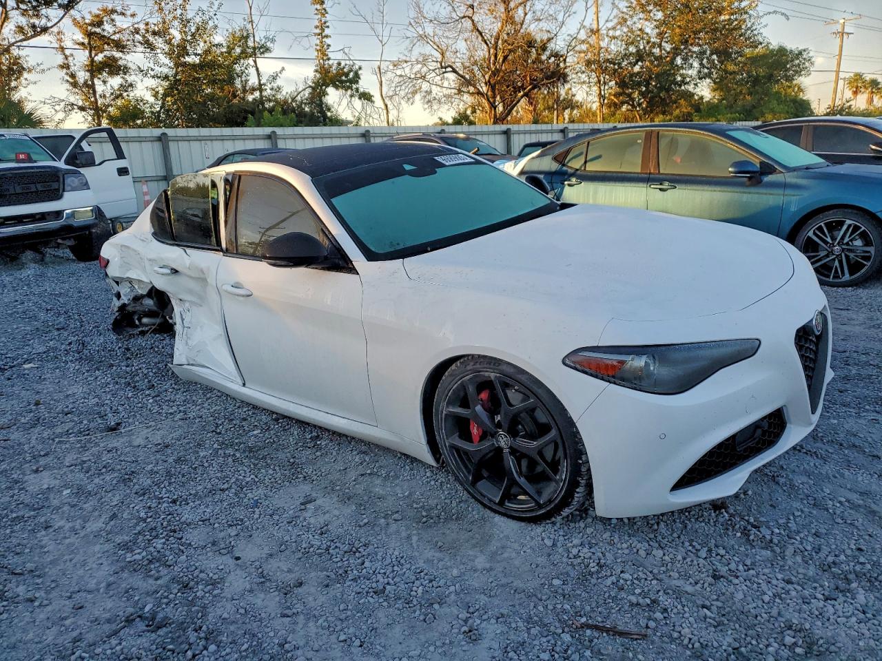 2020 ALFA ROMEO GIULIA photo 4