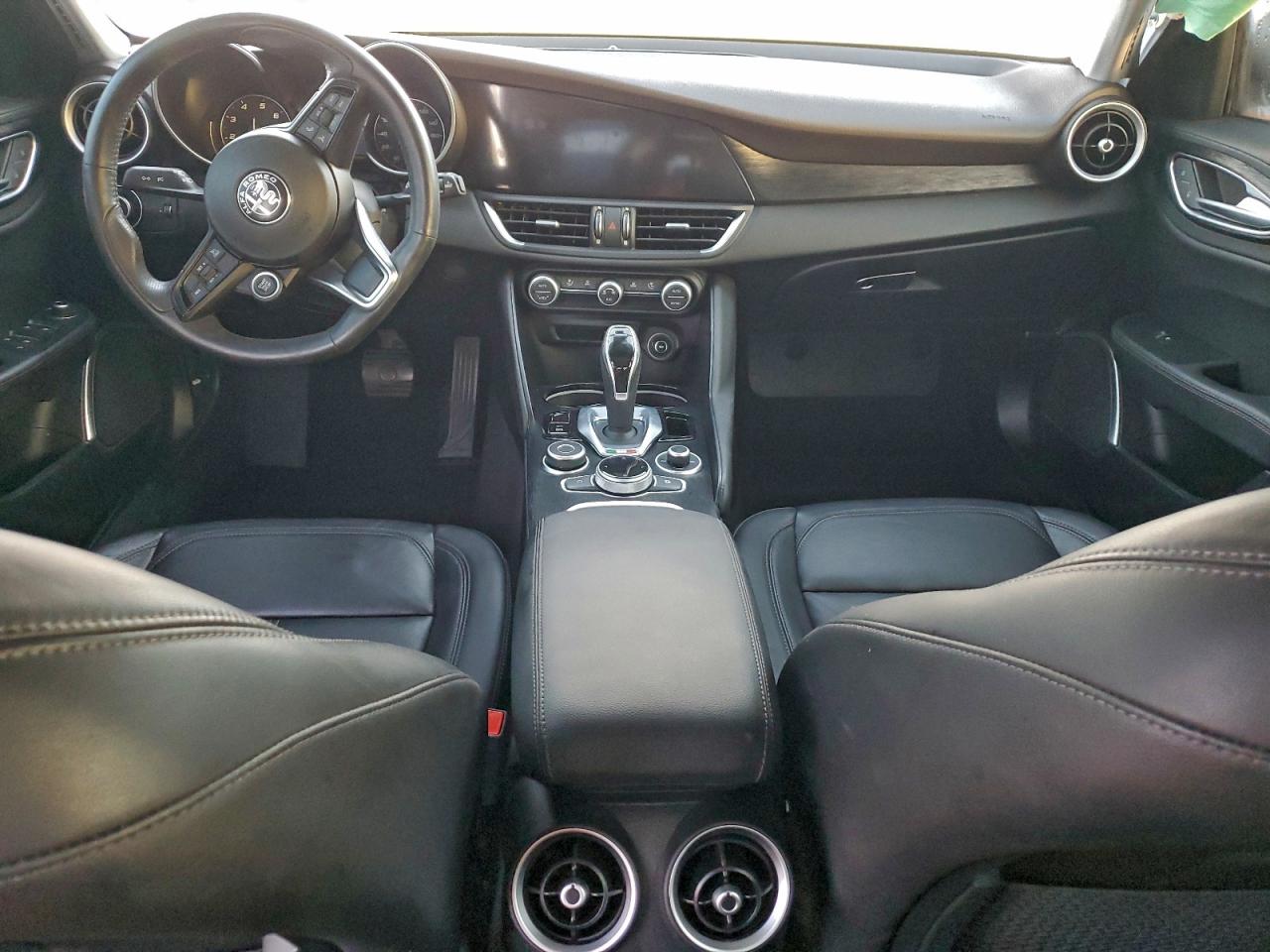 2020 ALFA ROMEO GIULIA photo 8