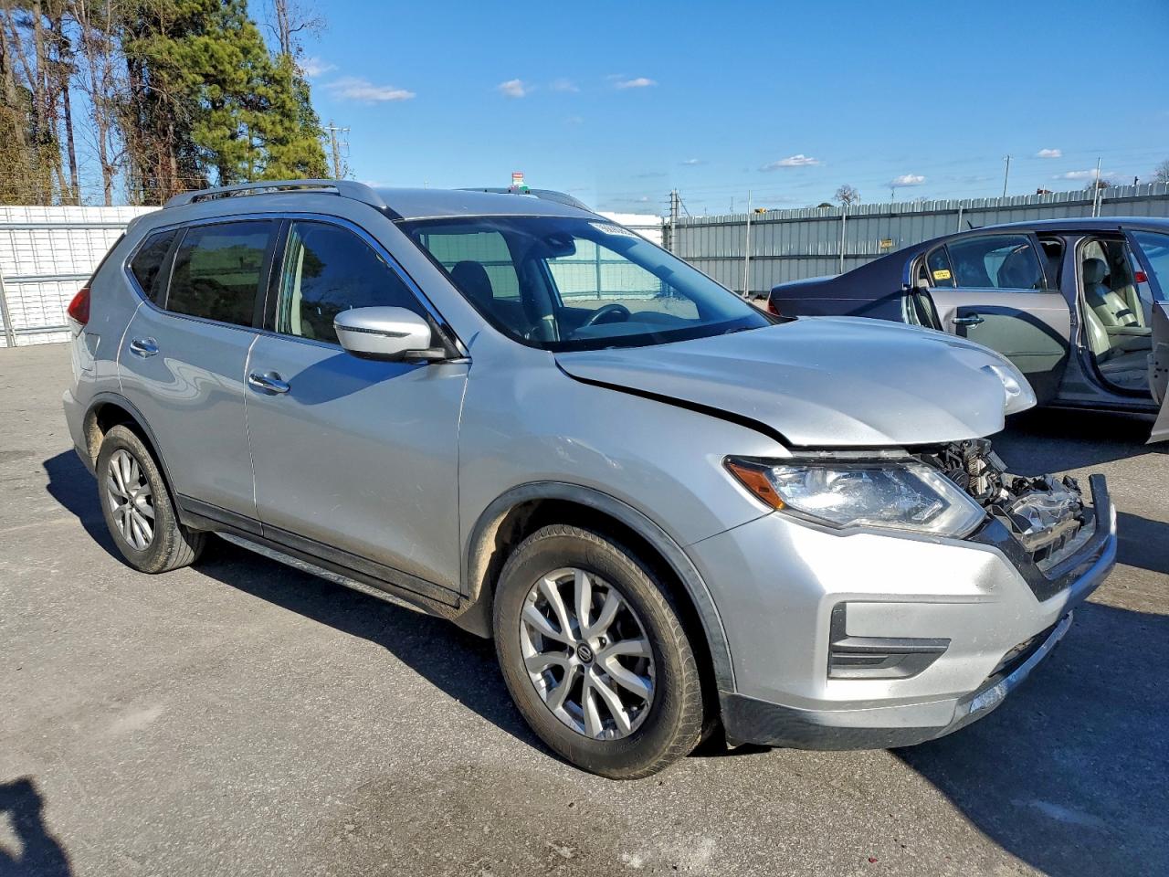 2020 NISSAN ROGUE S photo 4