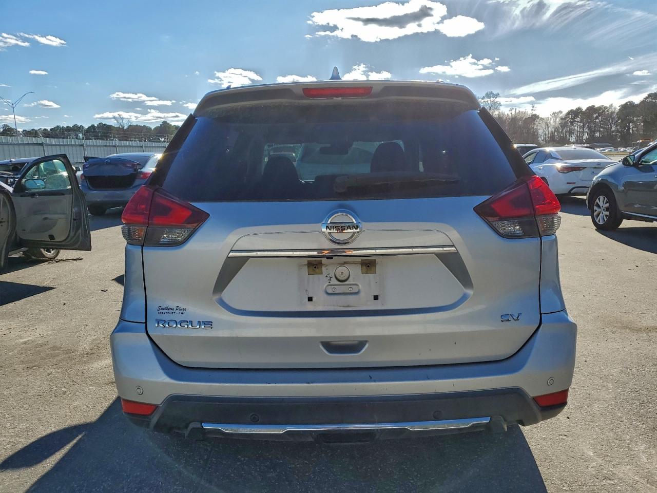 2020 NISSAN ROGUE S photo 6