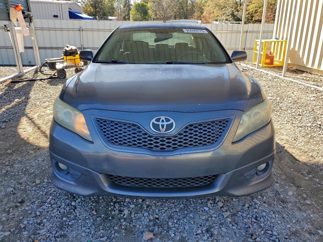 2010 TOYOTA CAMRY SE photo 5