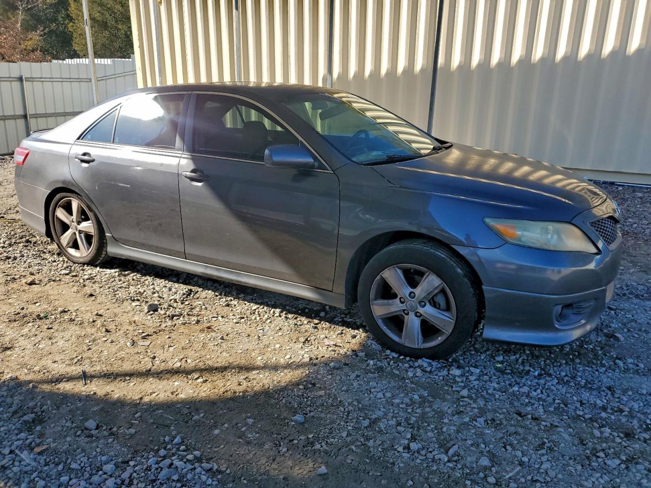 2010 TOYOTA CAMRY SE photo 4