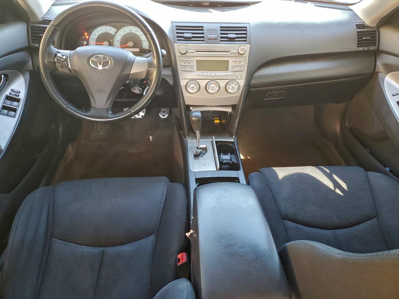 2010 TOYOTA CAMRY SE photo 8