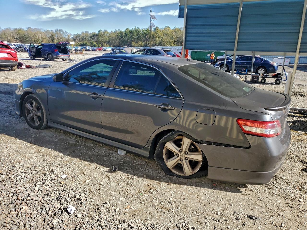 2010 TOYOTA CAMRY SE photo 2