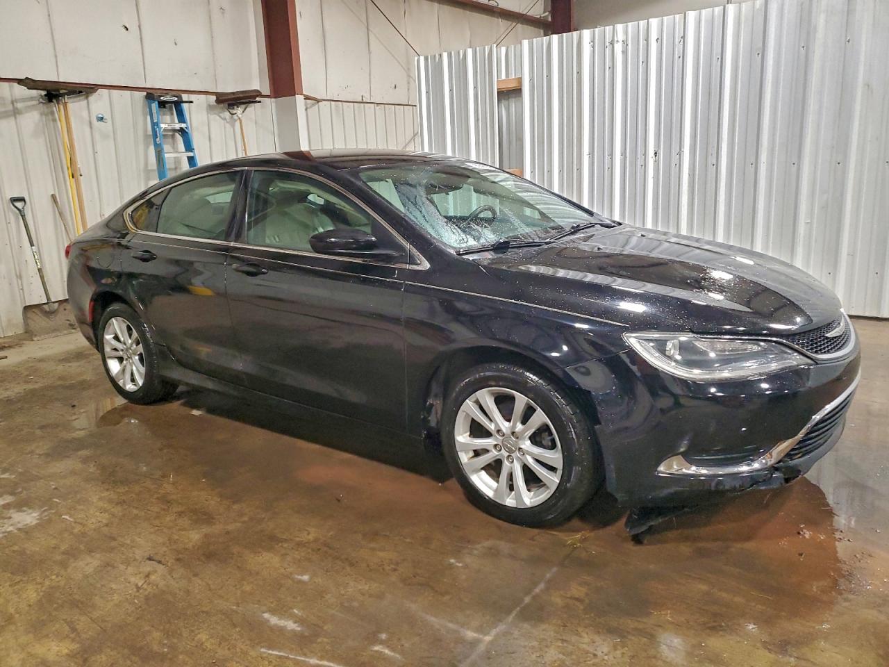 2015 CHRYSLER 200 LIMITED photo 4