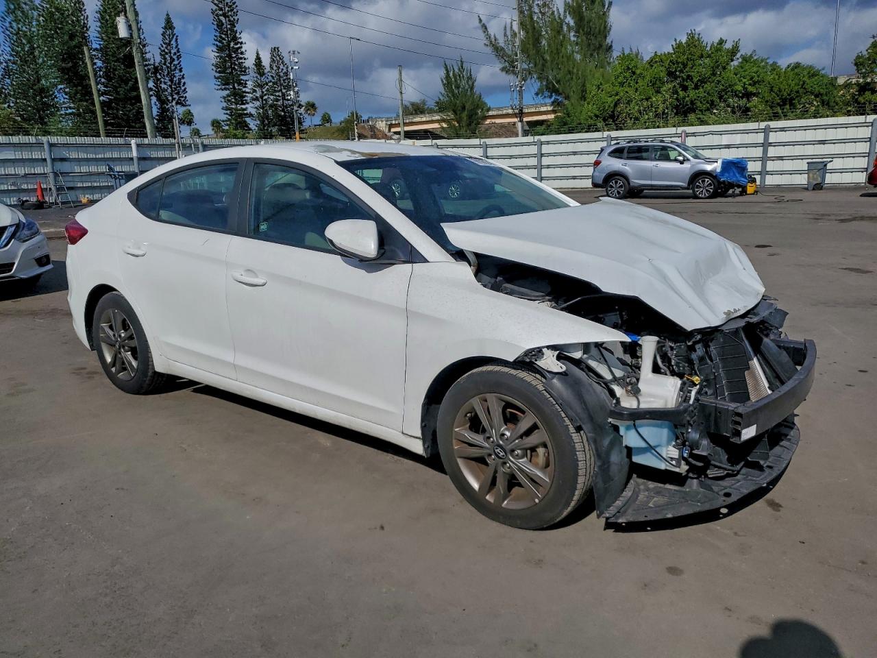 2018 HYUNDAI ELANTRA SEL photo 4