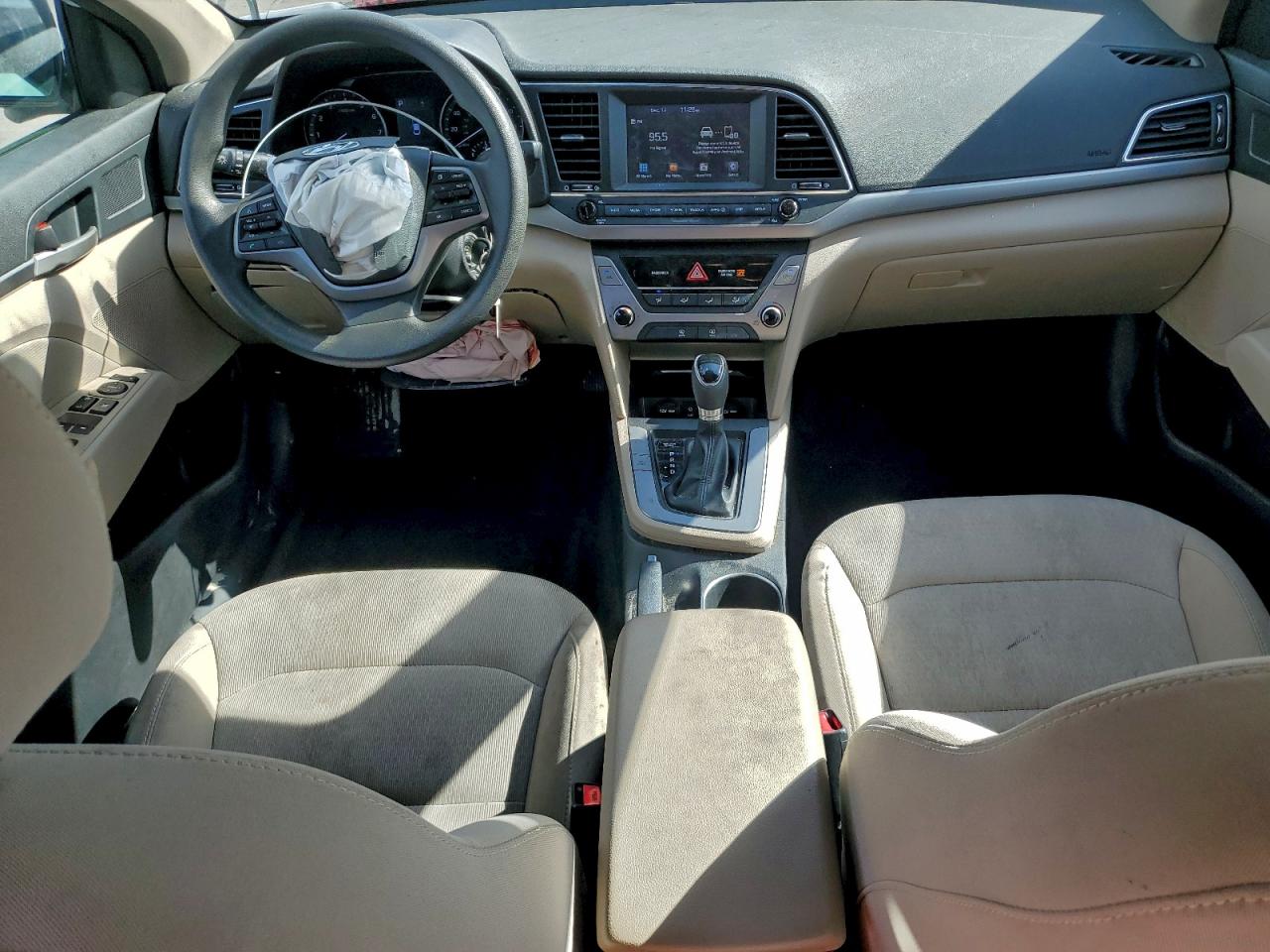 2018 HYUNDAI ELANTRA SEL photo 8