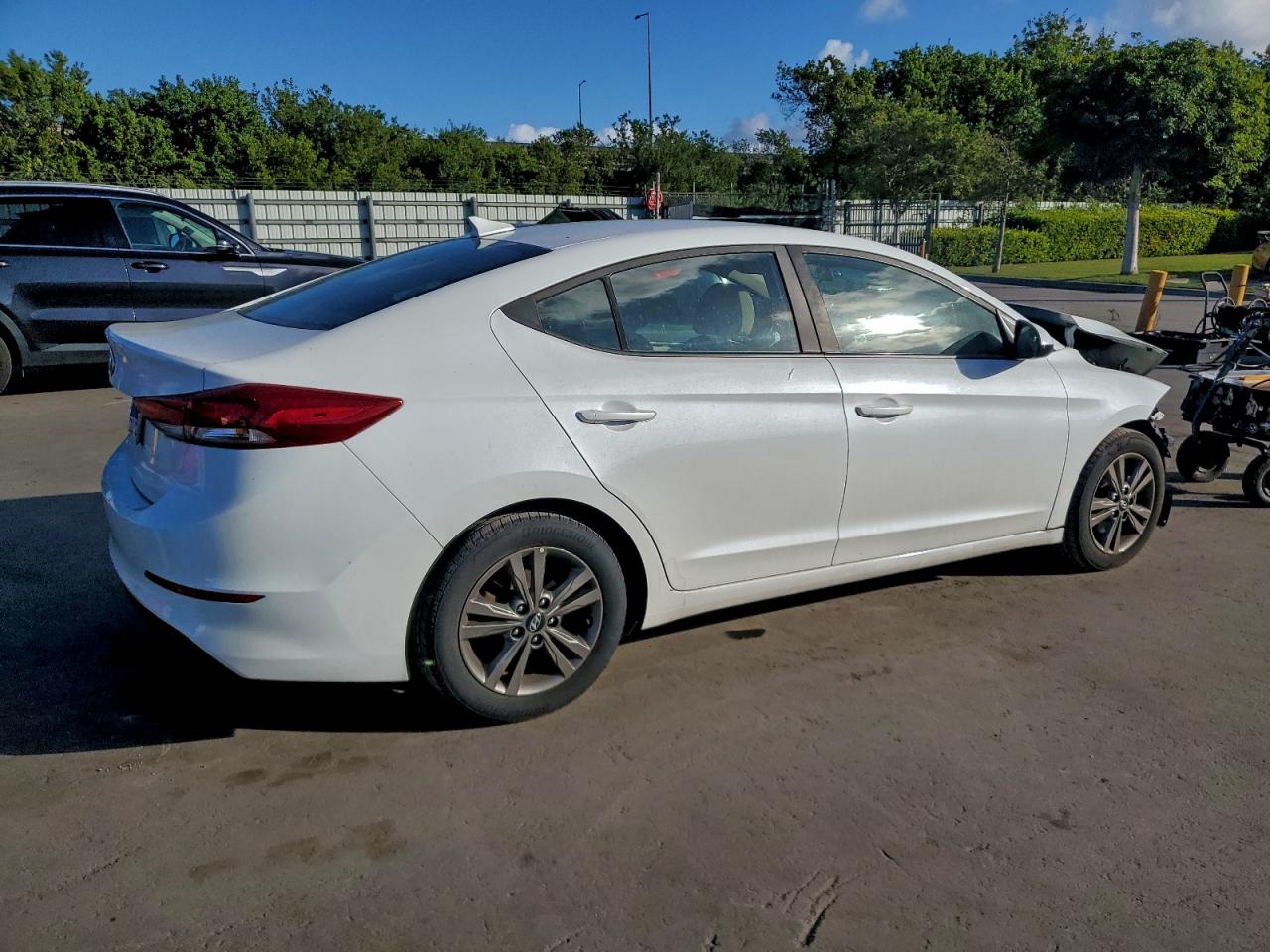 2018 HYUNDAI ELANTRA SEL photo 3