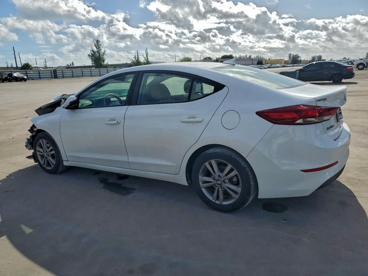 2018 HYUNDAI ELANTRA SEL photo 2