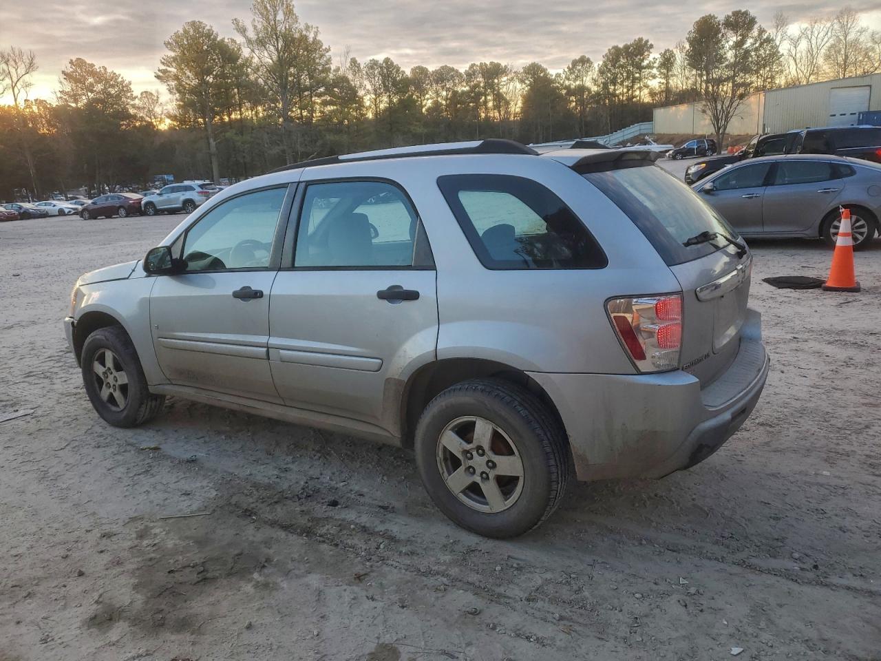 2006 CHEVROLET EQUINOX LS photo 2