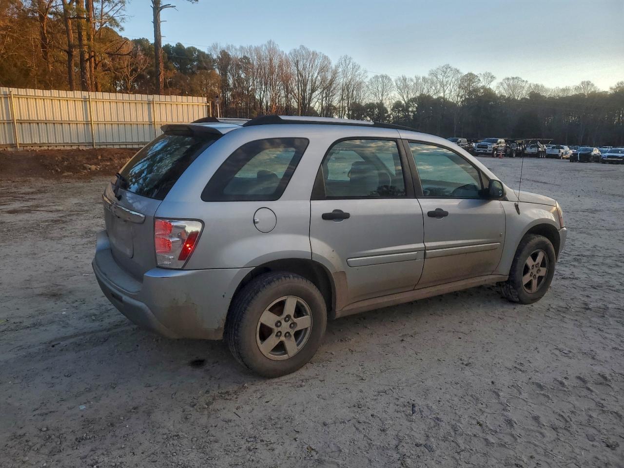 2006 CHEVROLET EQUINOX LS photo 3