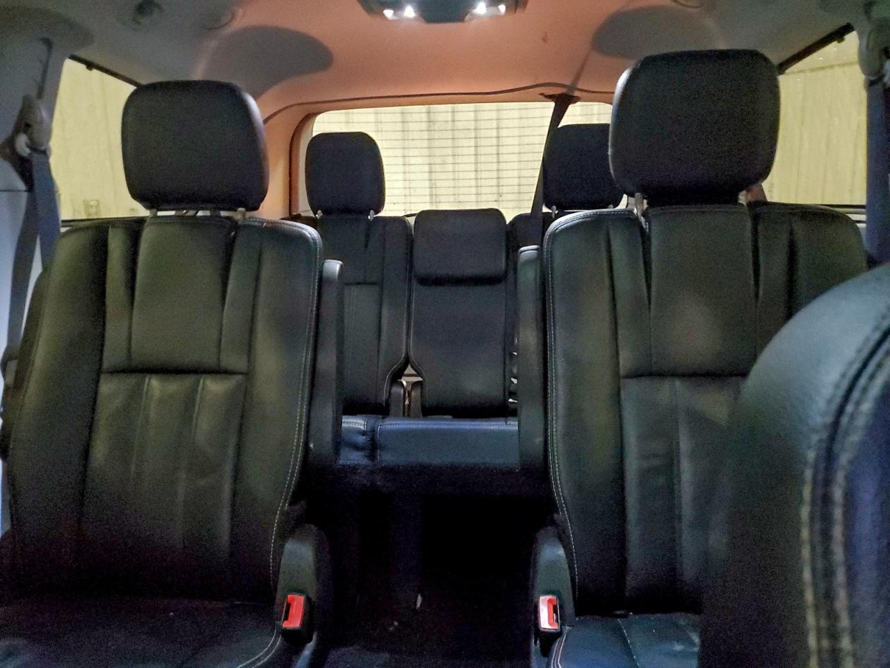 2015 CHRYSLER TOWN & COUNTRY TOURING photo 10