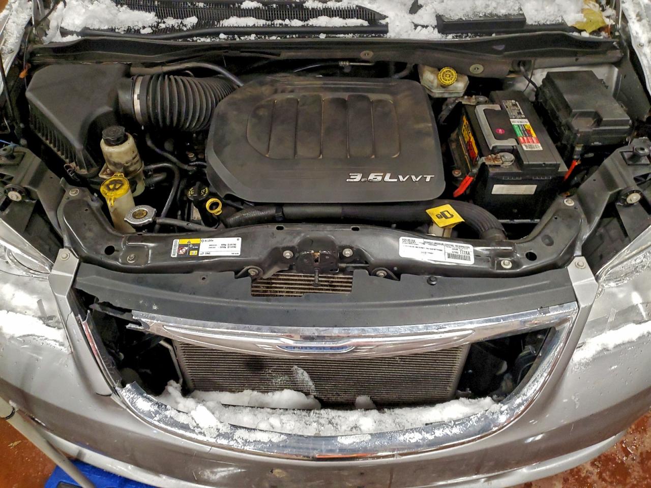 2015 CHRYSLER TOWN & COUNTRY TOURING photo 12