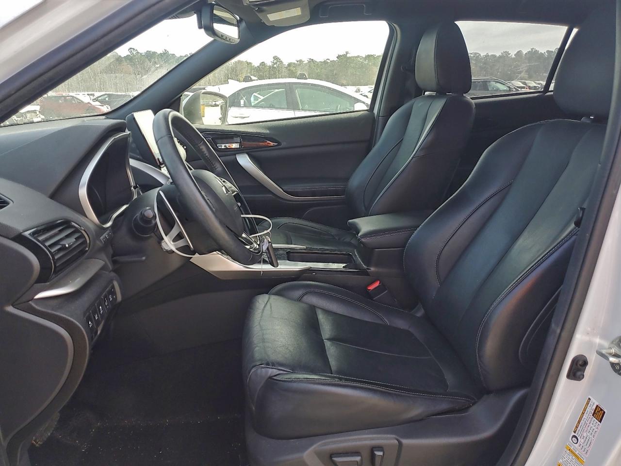 2022 MITSUBISHI ECLIPSE CROSS SE photo 7