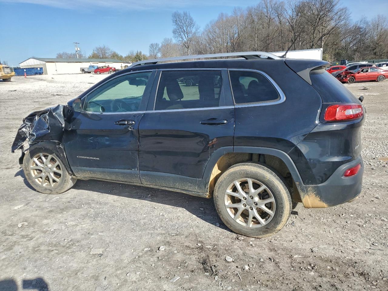 2015 JEEP CHEROKEE LATITUDE photo 2