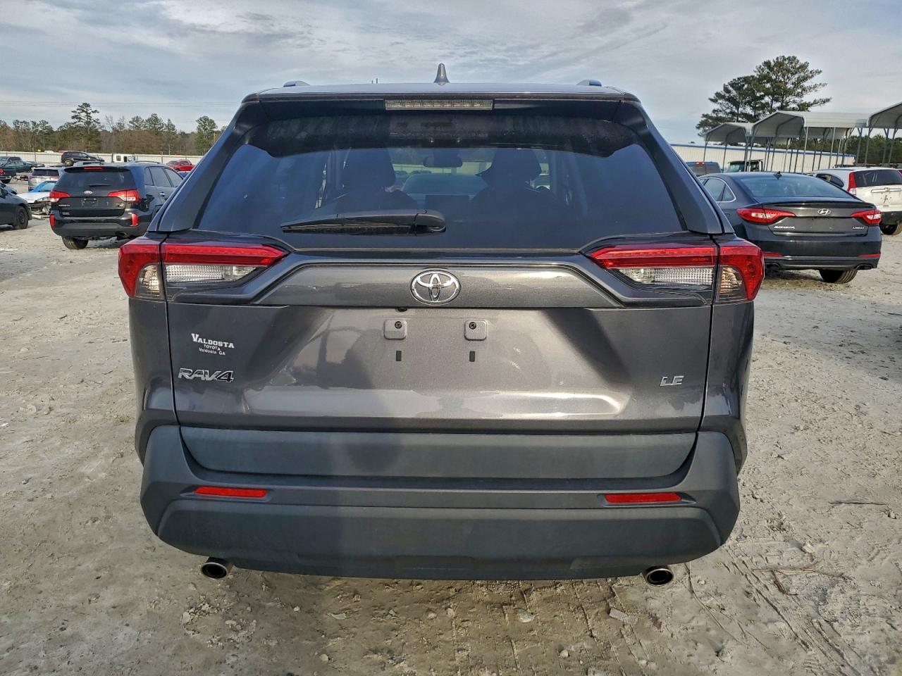 2021 TOYOTA RAV4 LE photo 6