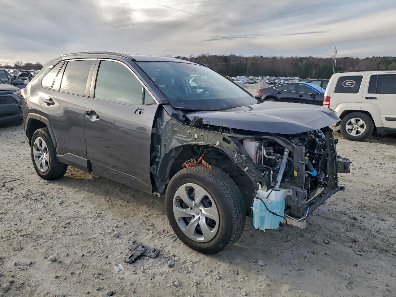 2021 TOYOTA RAV4 LE photo 4
