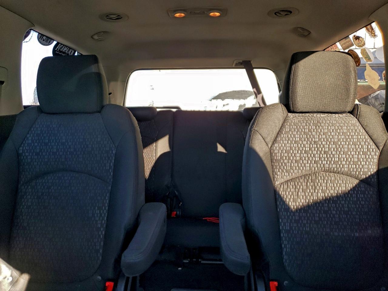 2011 GMC ACADIA SLE photo 28