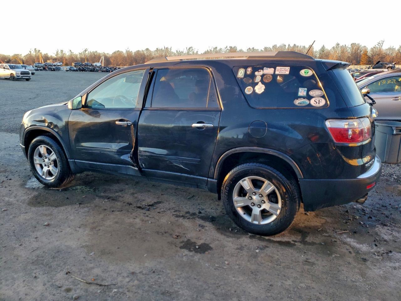 2011 GMC ACADIA SLE photo 4
