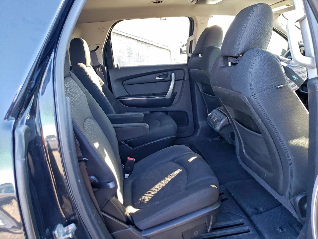 2011 GMC ACADIA SLE photo 31
