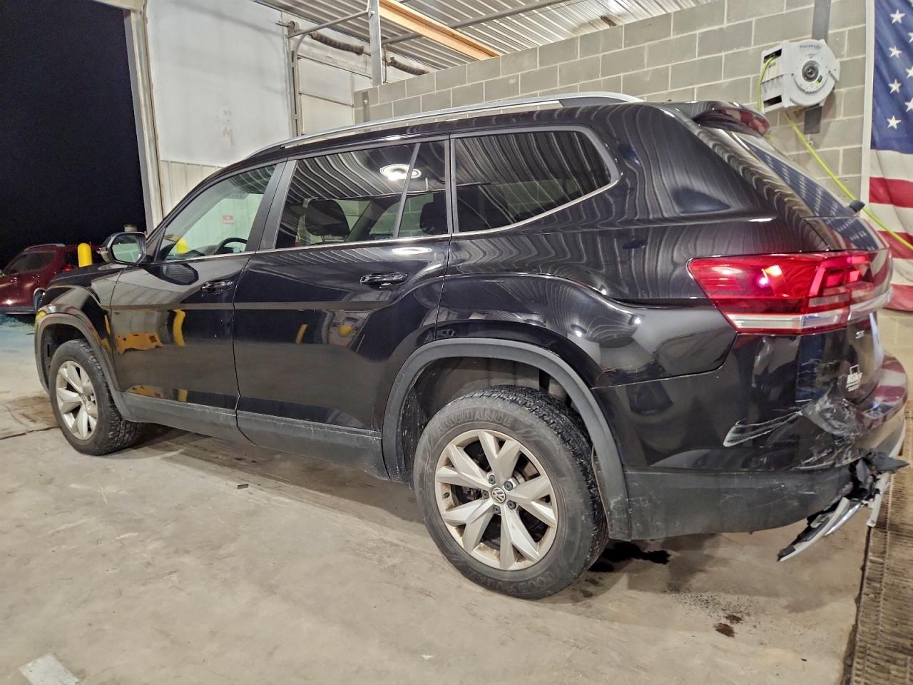 2018 VOLKSWAGEN ATLAS SE photo 3