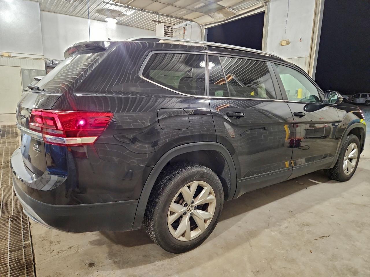 2018 VOLKSWAGEN ATLAS SE photo 5
