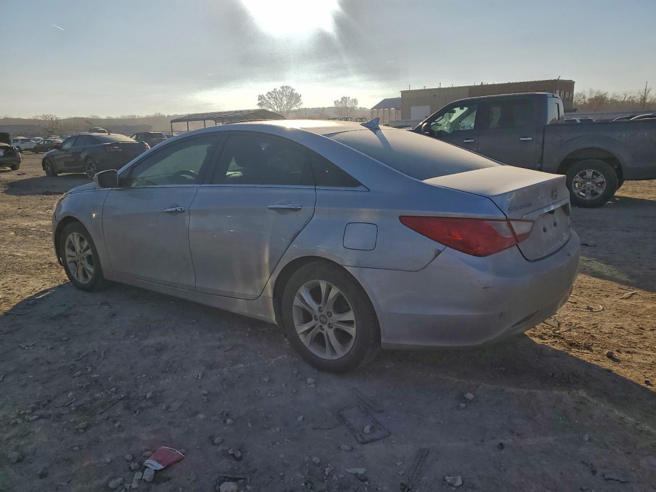 2011 HYUNDAI SONATA SE photo 2
