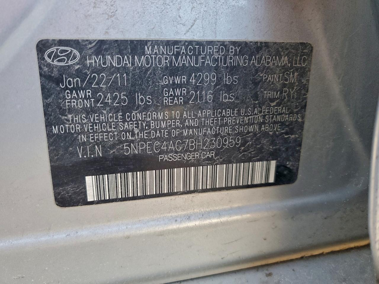 2011 HYUNDAI SONATA SE photo 12