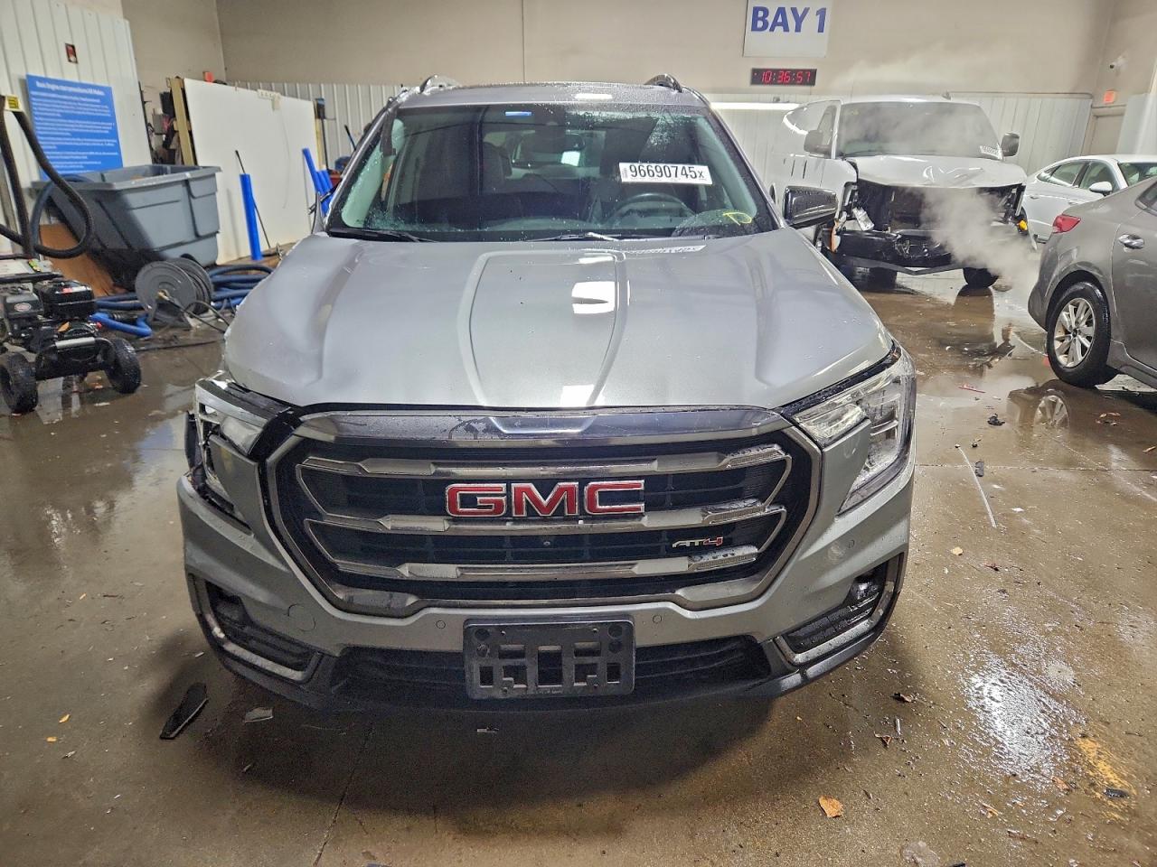 2024 GMC TERRAIN AT4 photo 5
