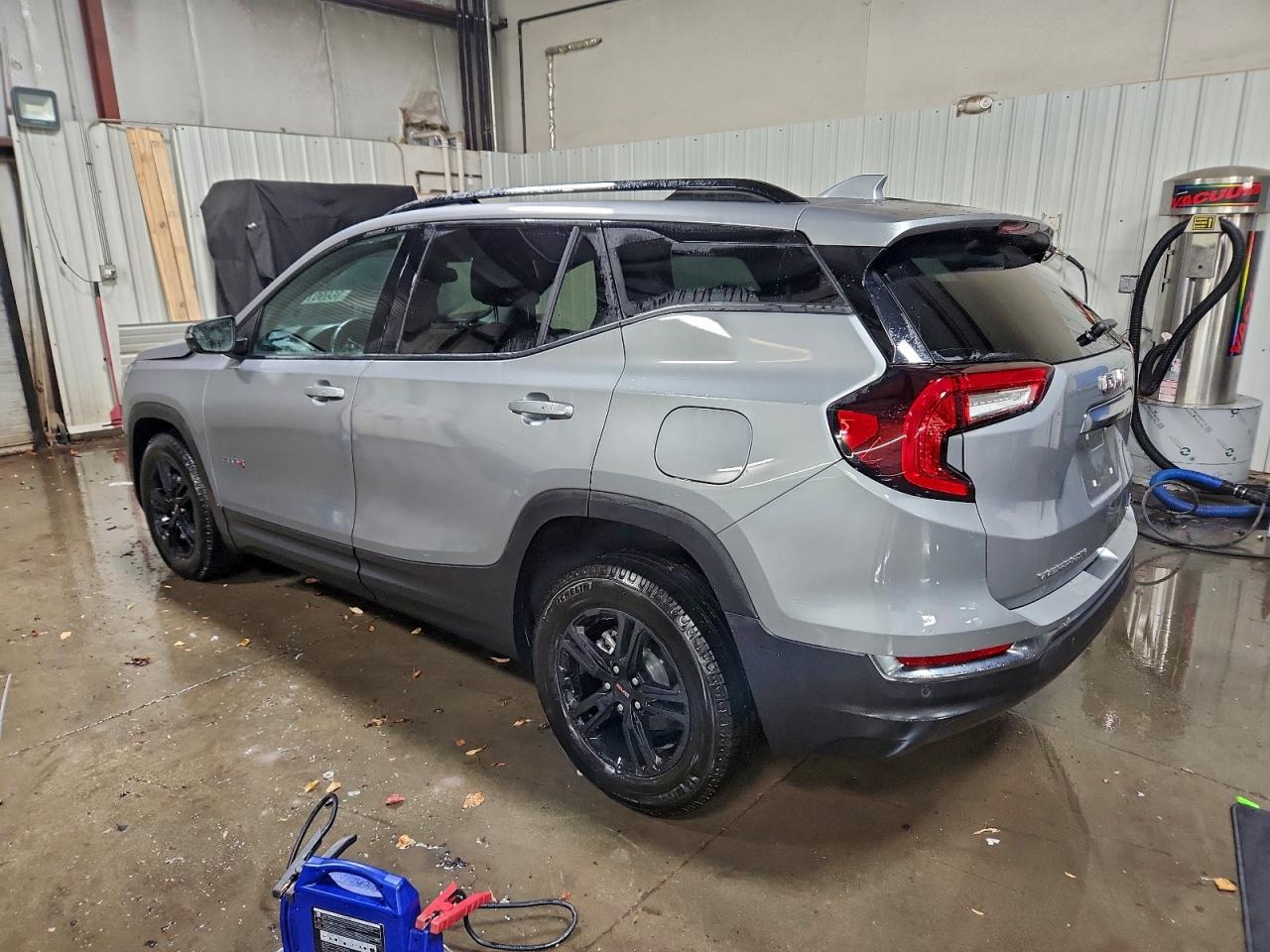 2024 GMC TERRAIN AT4 photo 2