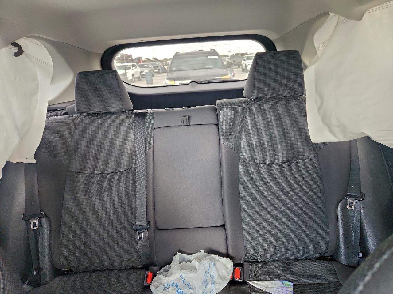 2021 TOYOTA RAV4 LE photo 19
