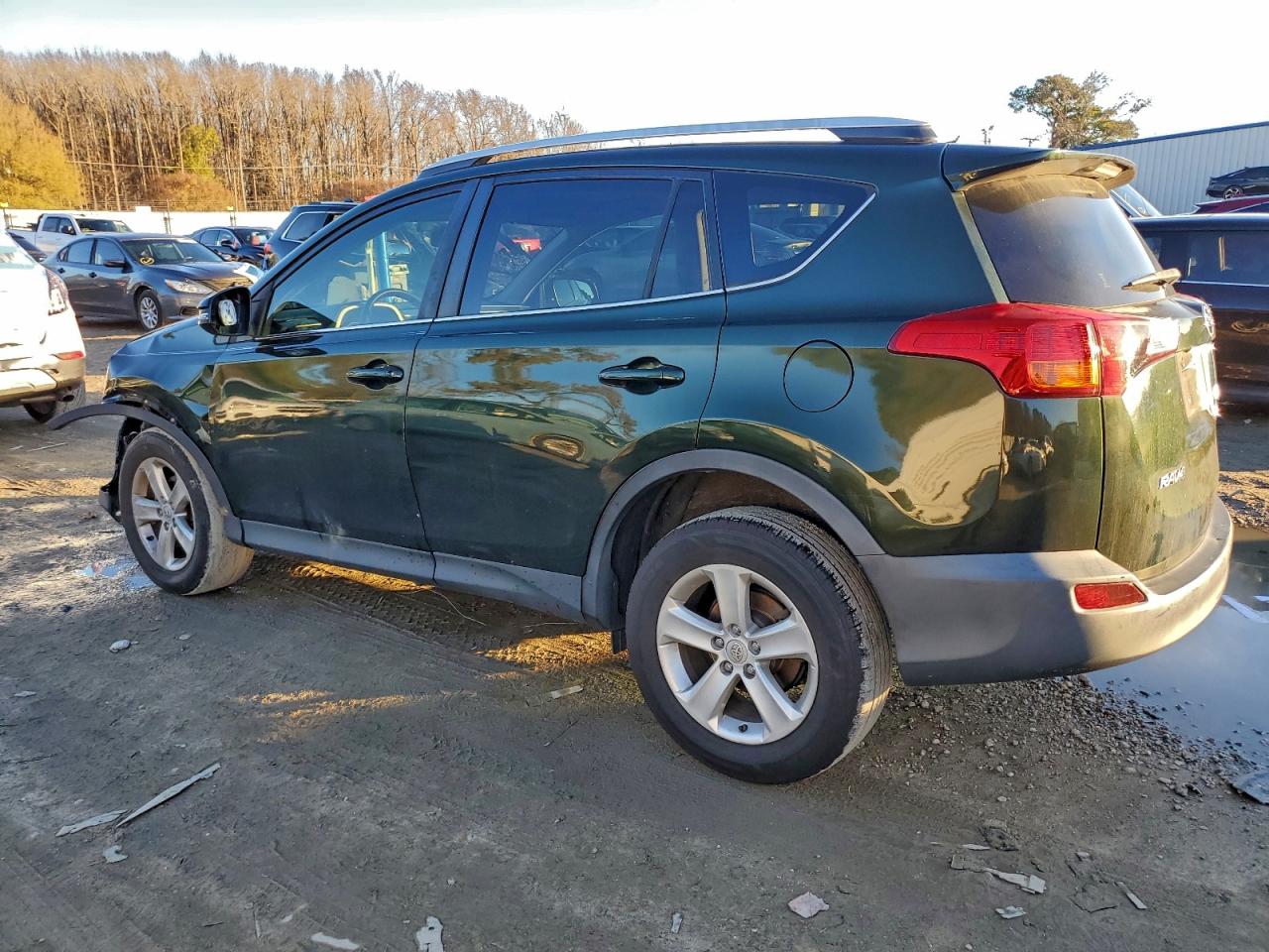 2013 TOYOTA RAV4 XLE photo 2