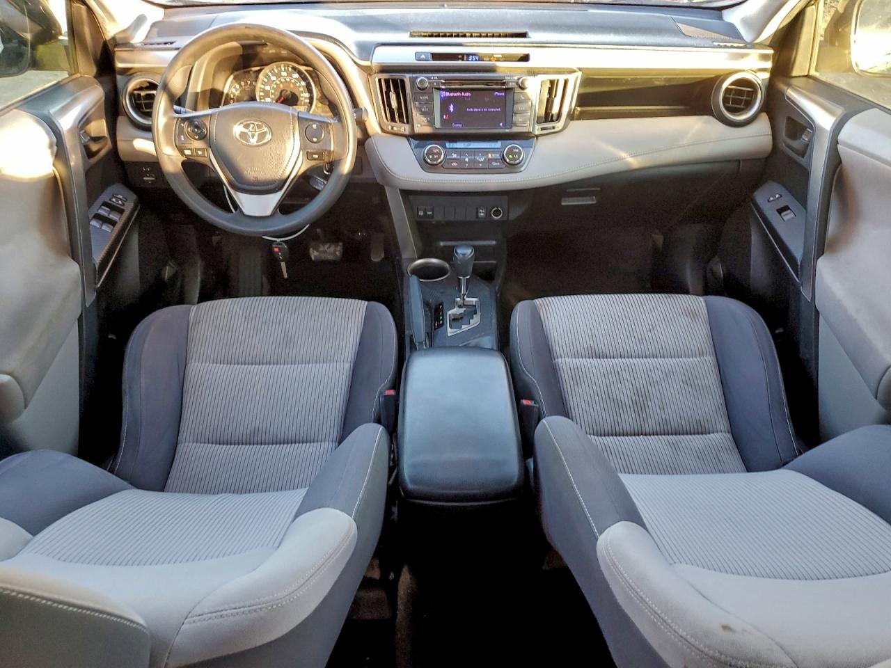 2013 TOYOTA RAV4 XLE photo 8