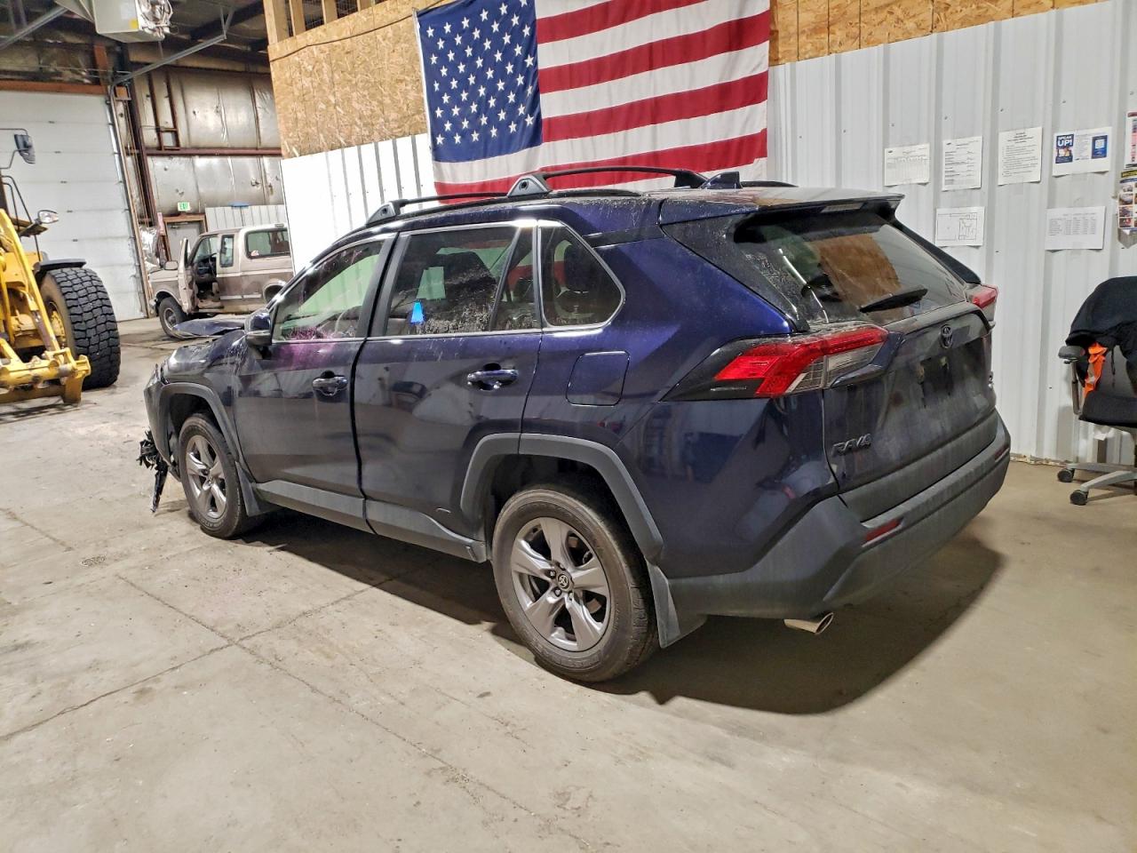 2025 TOYOTA RAV4 XLE photo 2