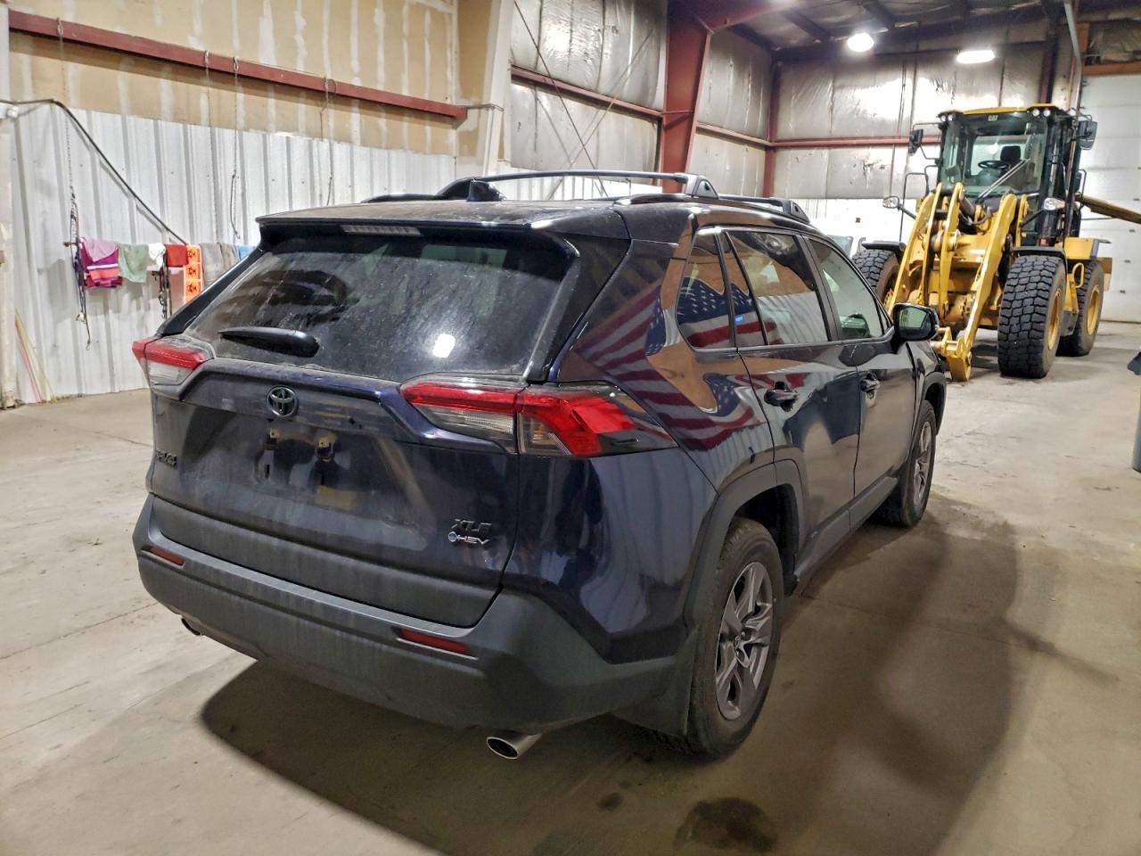 2025 TOYOTA RAV4 XLE photo 3