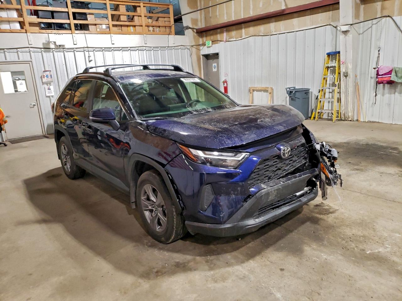 2025 TOYOTA RAV4 XLE photo 4
