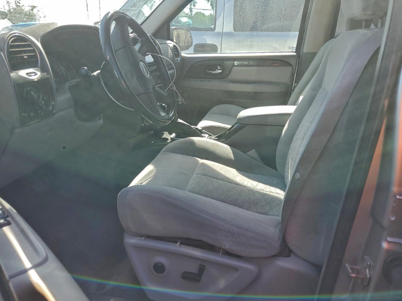 2005 GMC ENVOY photo 13